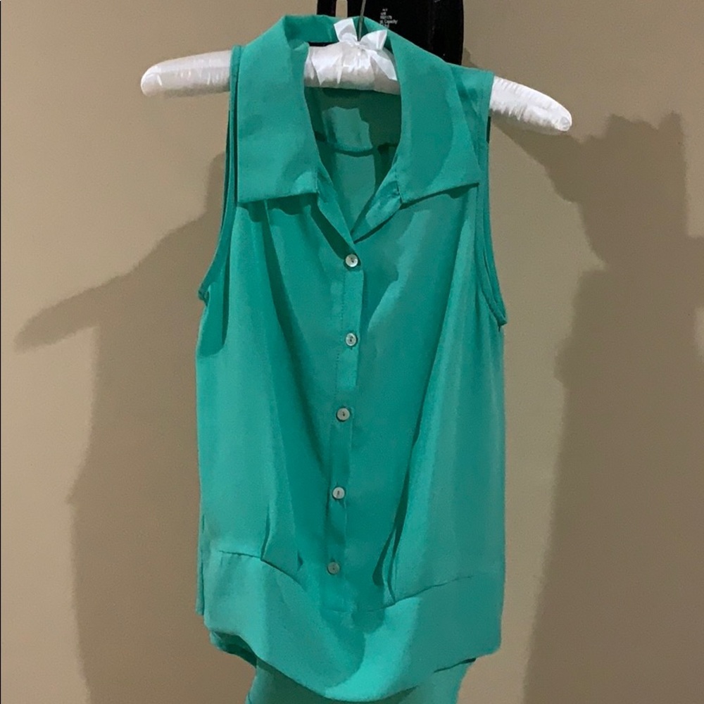Green sleeveless shirt